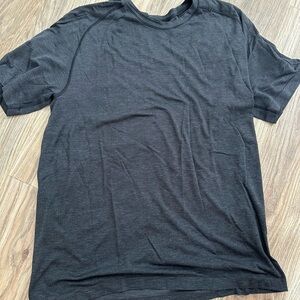 Men’s lululemon Metal Vent Tech tee. Size L